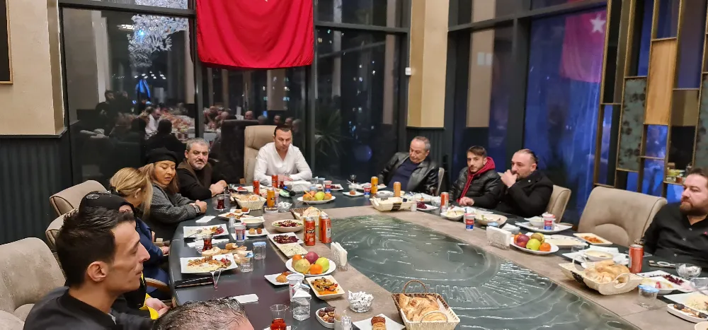 İZSİZ, BASIN MENSUPLARINI İFTARDA AĞIRLADI