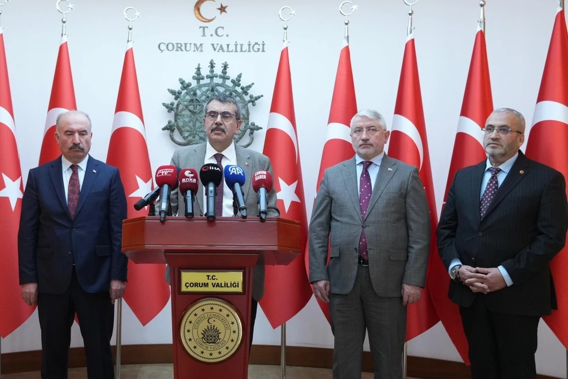 Bakan Tekin, Eğitimi Çorum