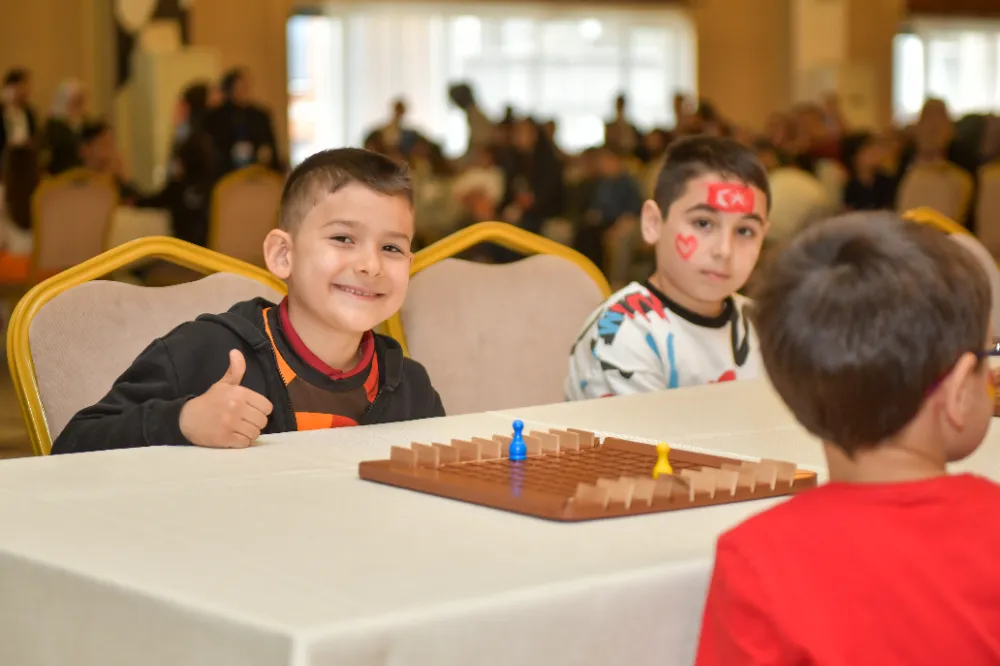 Minikler Zekâlarıyla Yarıştı