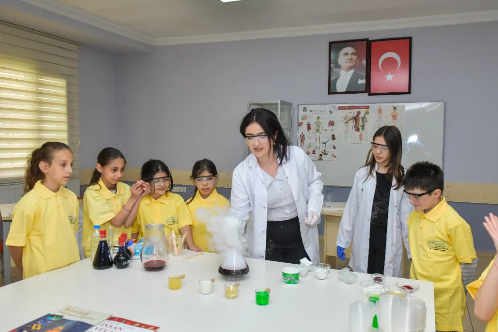  Çocuklar Hayalin Peşinde Bilimle Koşuyor