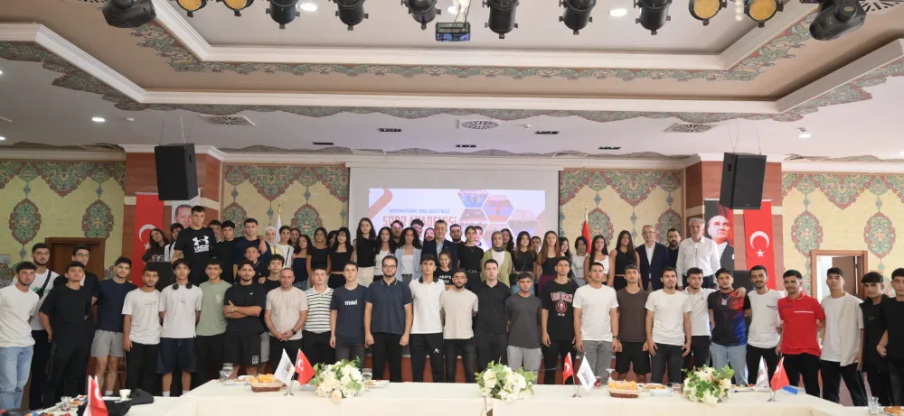 Aksoy, Spor Akademisi Öğrencileriyle Buluştu