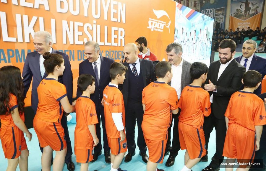 Geleceğin sporcularına malzeme desteği