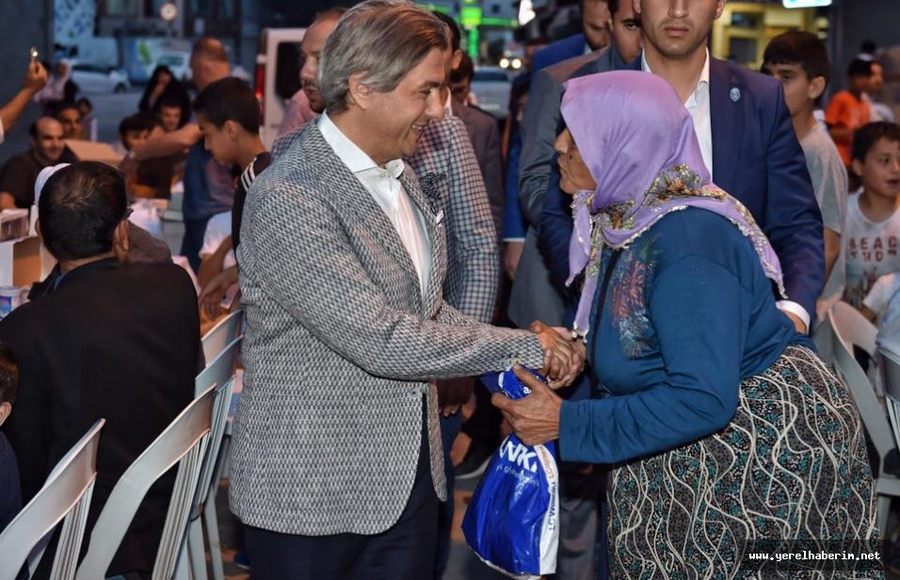 Kardeşliği Öğretiyor