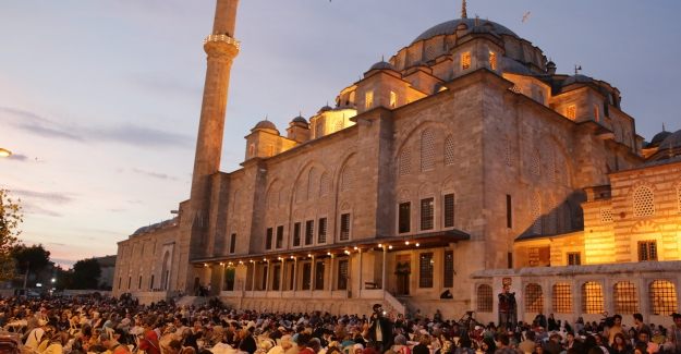 Fatih’in Gölgesinde İftar