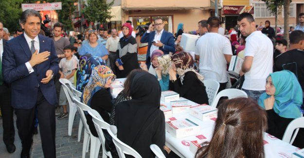 Karagümrük Meydanı İftarla Coştu