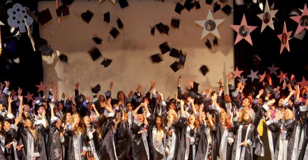 Son Mezunlarını Uğurladılar